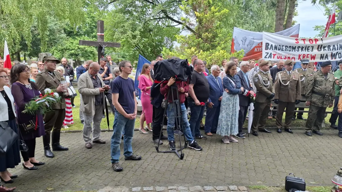 Kieleckie obchody 82. rocznicy ludobójstwa na Wołyniu - galeria zdjęć 5