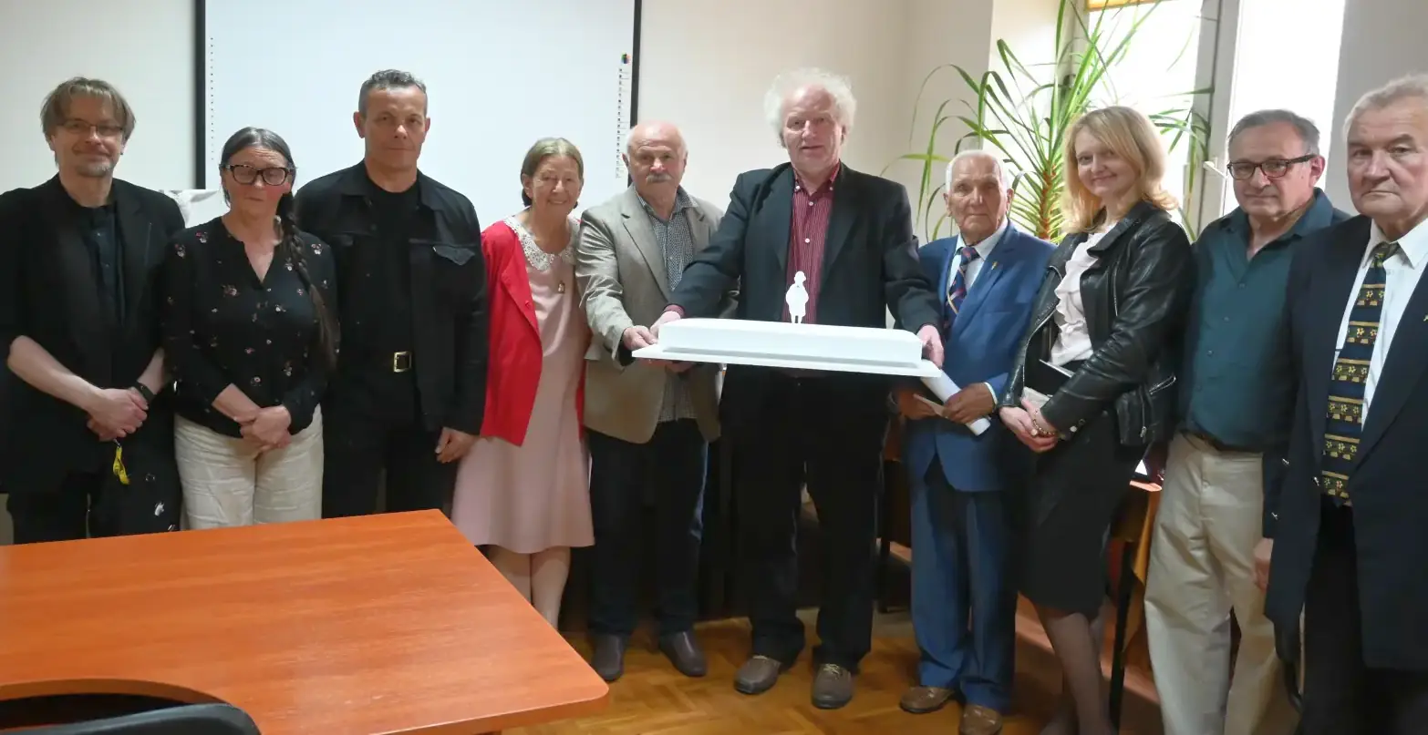 Członkowie Komisji wraz z obsługą techniczną konkursu