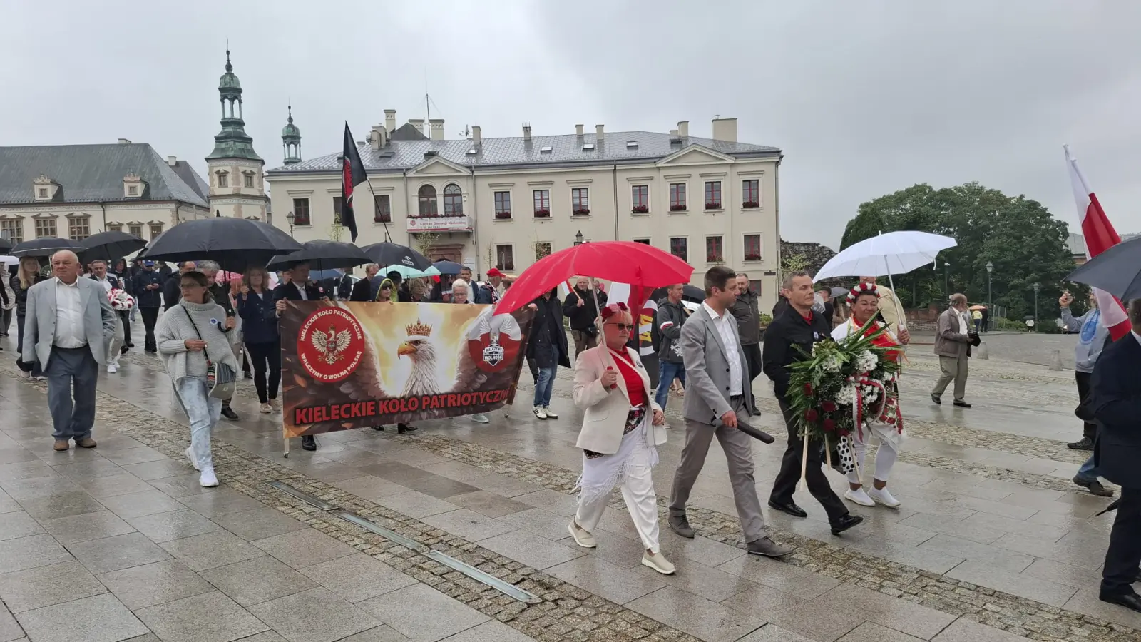 Kieleckie obchody Narodowego Dnia Pamięci Ofiar Ludobójstwa na Wołyniu i w Małopolsce Wschodniej - galeria zdjęć 9