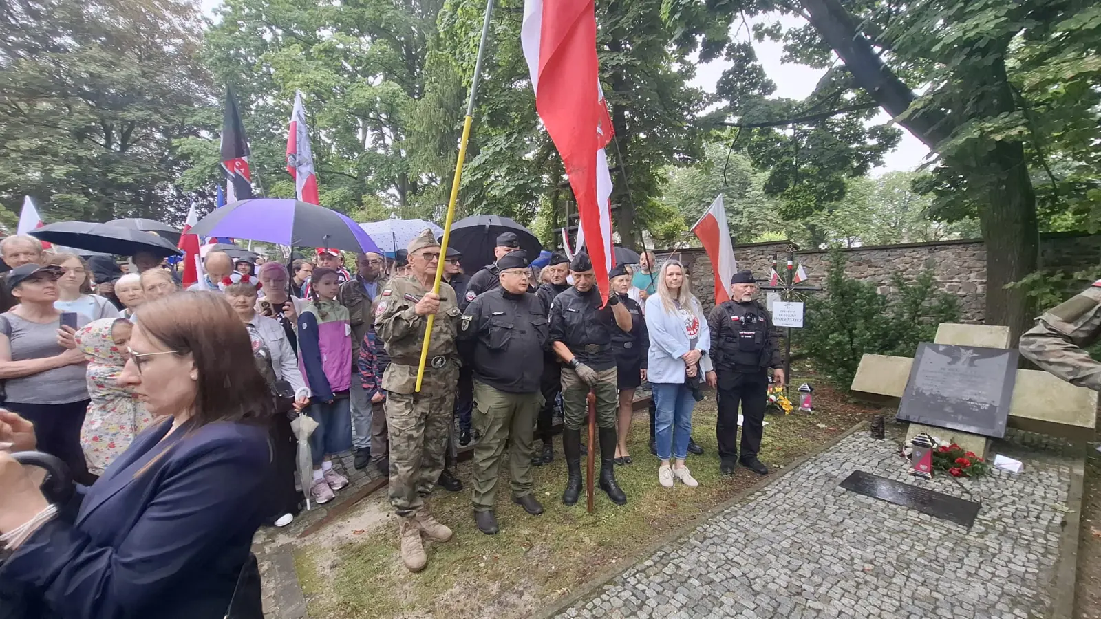 Kieleckie obchody Narodowego Dnia Pamięci Ofiar Ludobójstwa na Wołyniu i w Małopolsce Wschodniej - galeria zdjęć 19