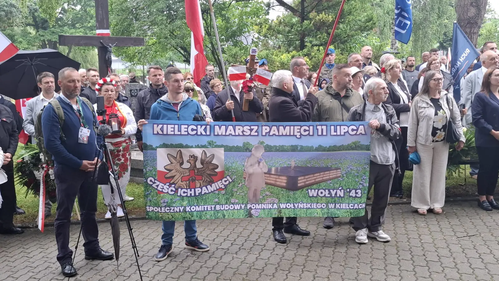 Kieleckie obchody Narodowego Dnia Pamięci Ofiar Ludobójstwa na Wołyniu i w Małopolsce Wschodniej - galeria zdjęć 22