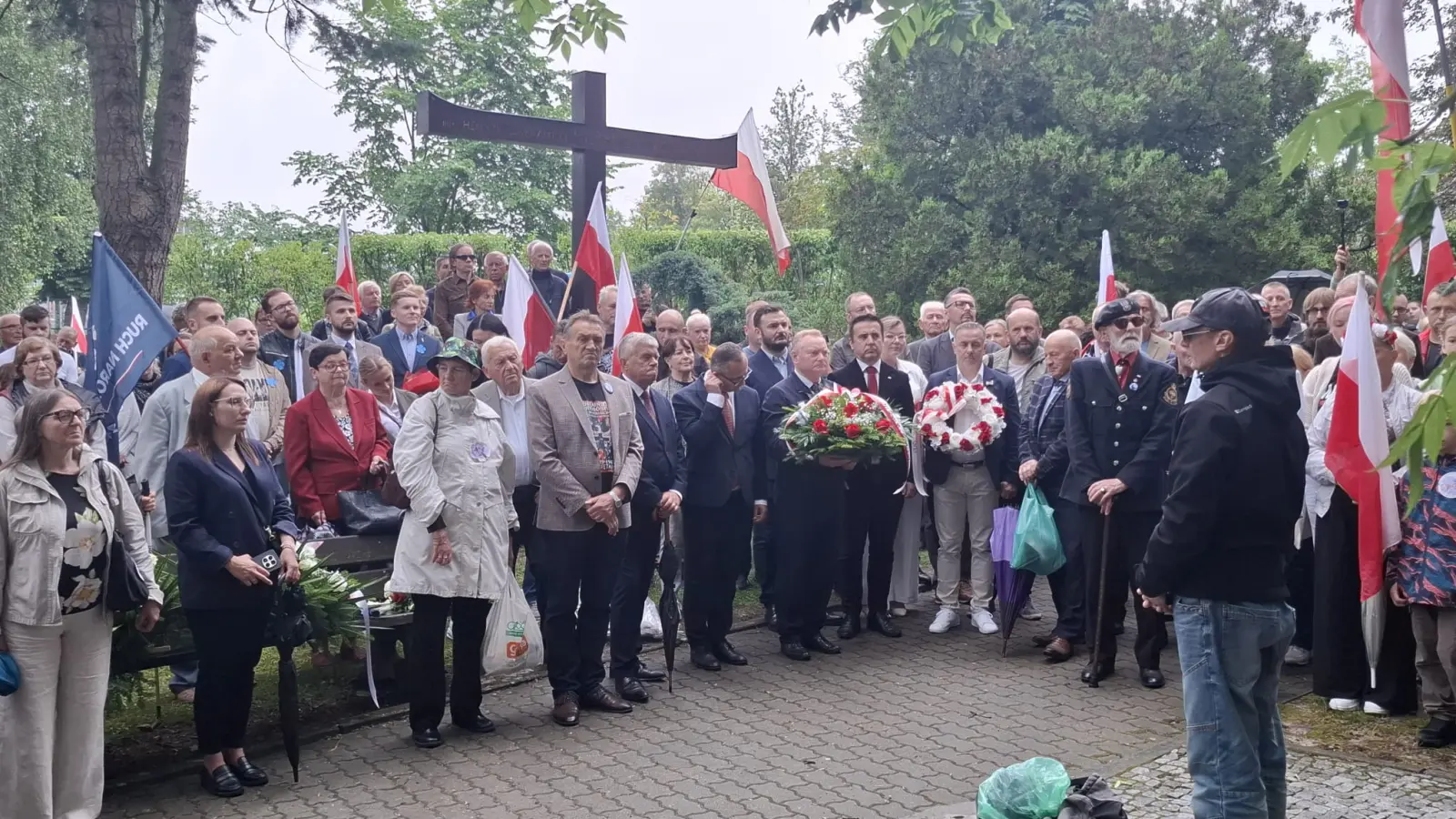 Kieleckie obchody Narodowego Dnia Pamięci Ofiar Ludobójstwa na Wołyniu i w Małopolsce Wschodniej - galeria zdjęć 23
